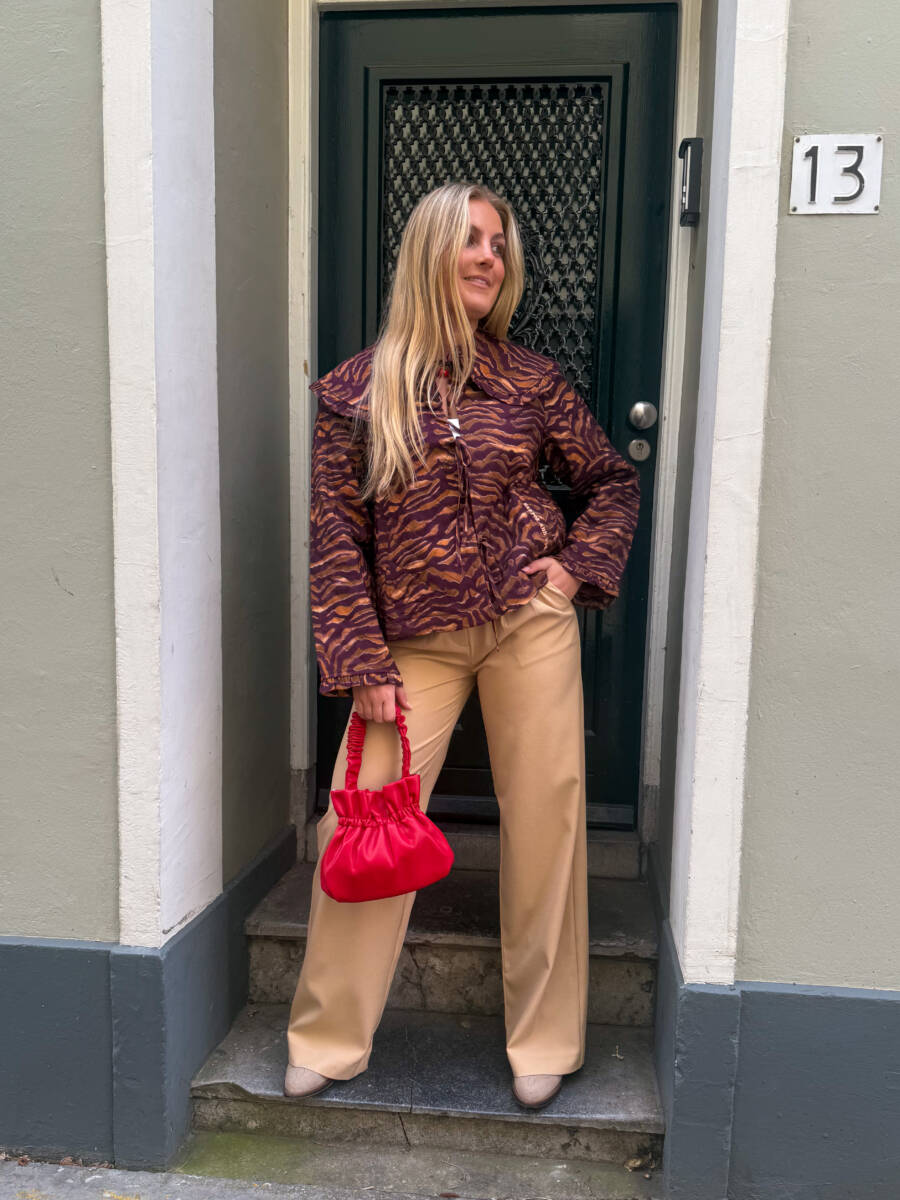 Robbin Jas - Katie Broek